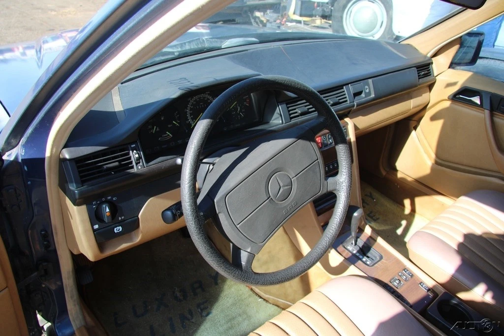 1986 Mercedes-Benz W124 E-Class - Image 13 of 21