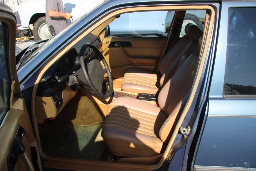 1986 Mercedes-Benz W124 E-Class - Image 12 of 21