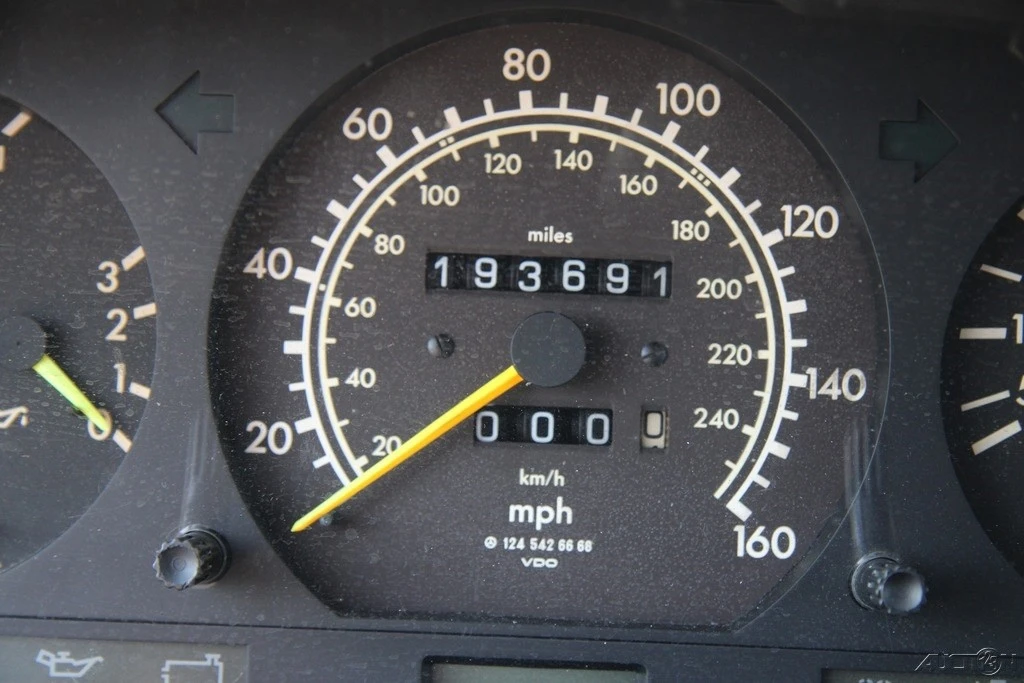 1986 Mercedes-Benz W124 E-Class - Image 15 of 21