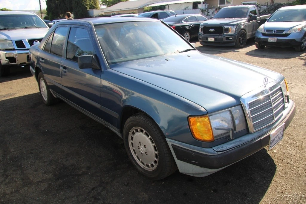1986 Mercedes-Benz W124 E-Class - Image 2 of 21