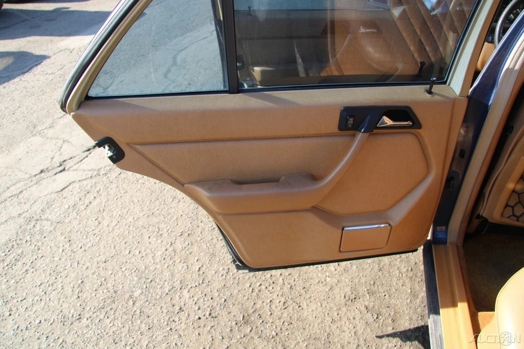 1986 Mercedes-Benz W124 E-Class - Image 19 of 21