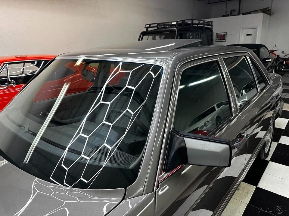 1986 Mercedes-Benz W124 E-Class - Image 12 of 21