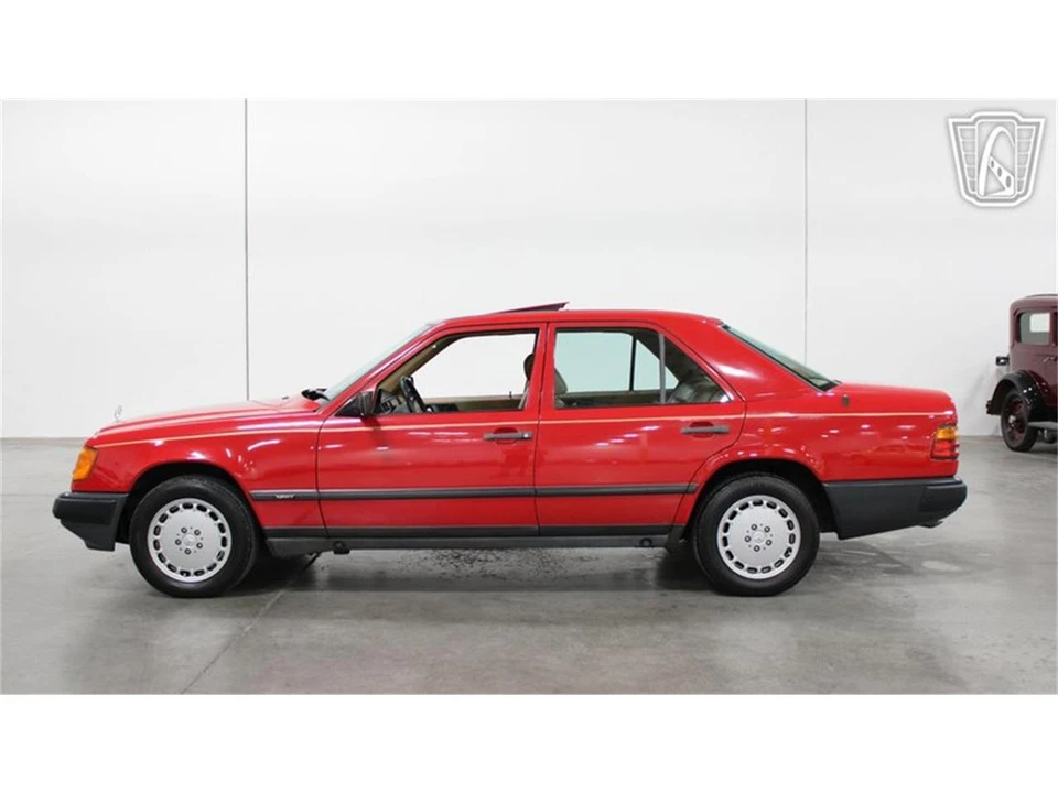 1986 Mercedes-Benz 190E - Image 17 of 31
