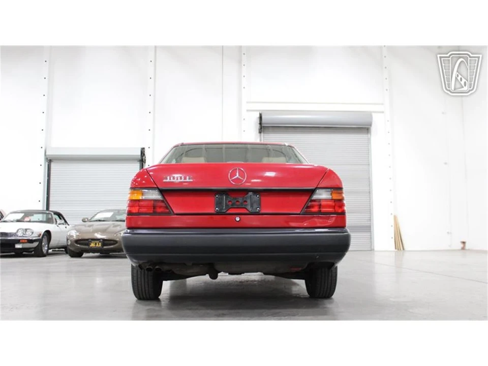 1986 Mercedes-Benz 190E - Image 27 of 31