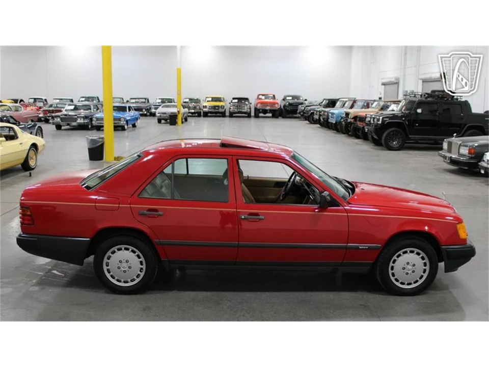 1986 Mercedes-Benz 190E - Image 13 of 31