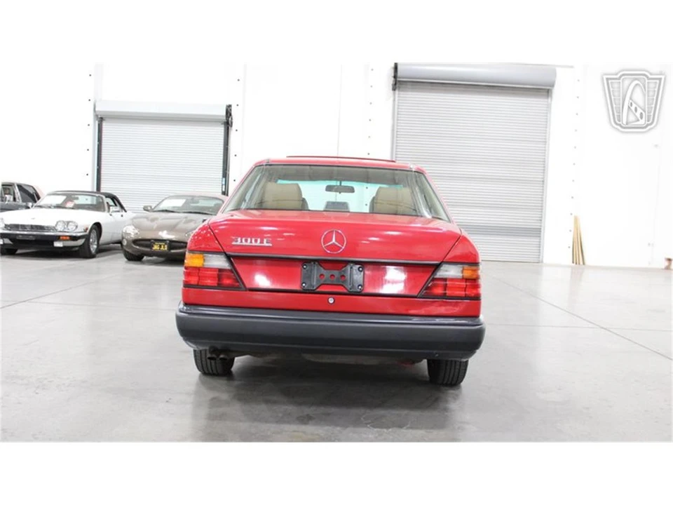 1986 Mercedes-Benz 190E - Image 19 of 31