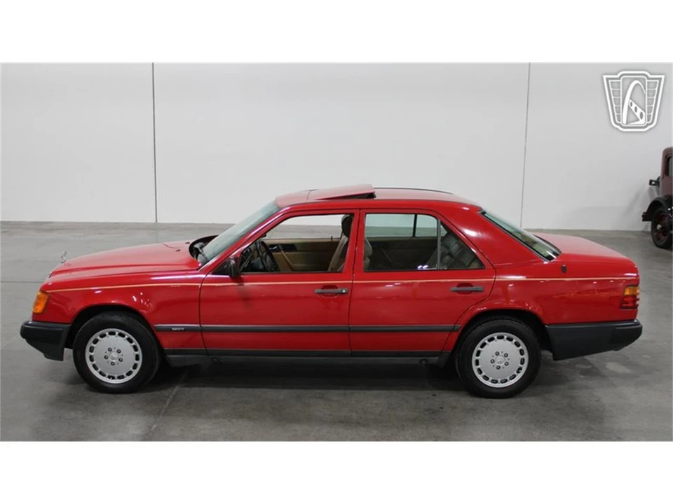 1986 Mercedes-Benz 190E - Image 9 of 31