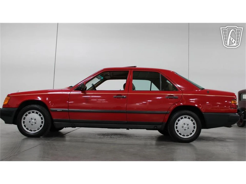 1986 Mercedes-Benz 190E - Image 25 of 31