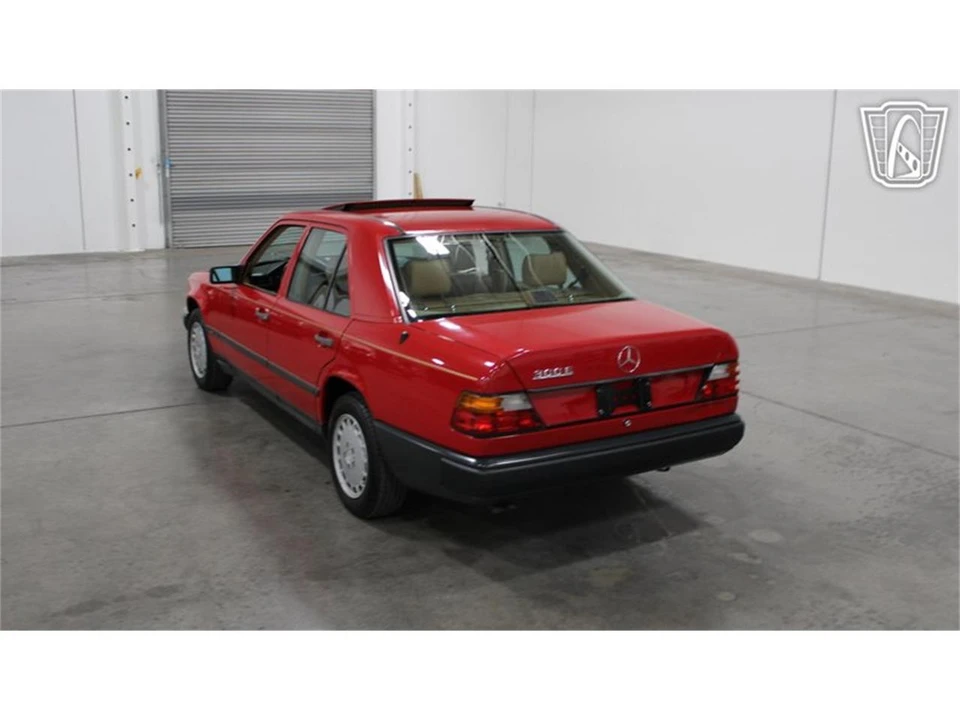 1986 Mercedes-Benz 190E - Image 10 of 31