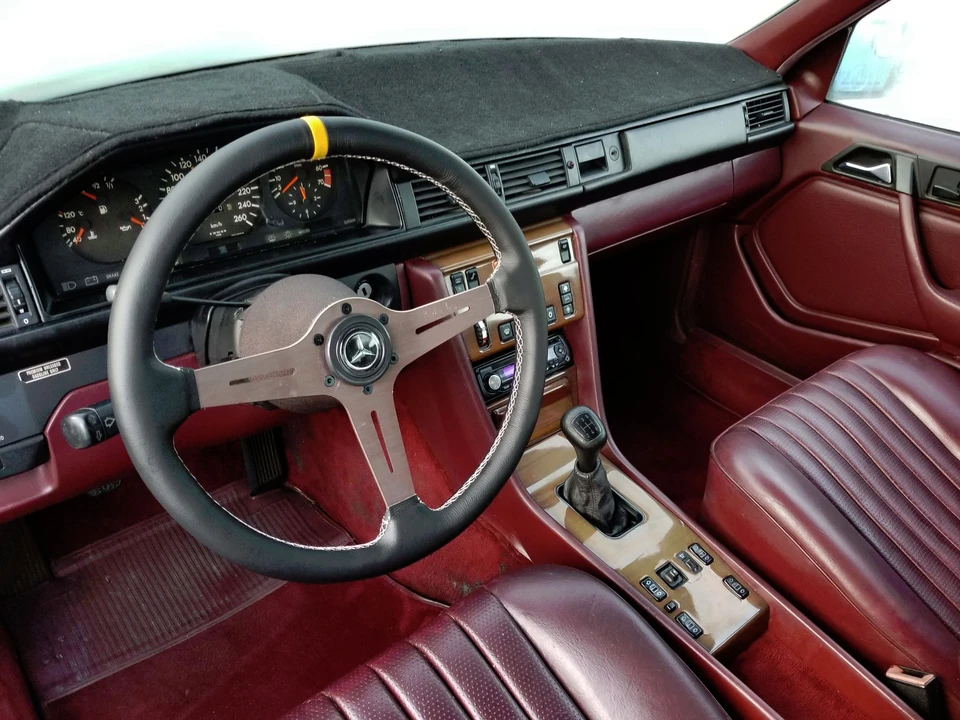 1986 Mercedes-Benz W124 E-Class - Image 23 of 31