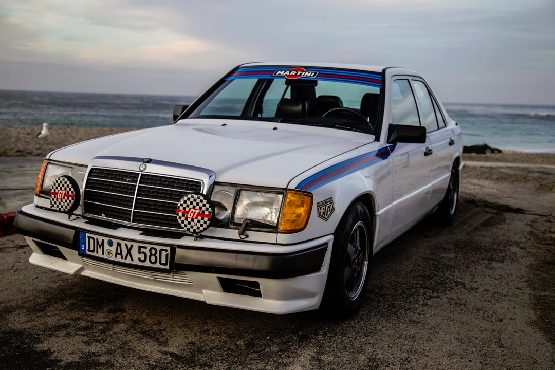 1986 Mercedes-Benz W124 E-Class - Image 2 of 31