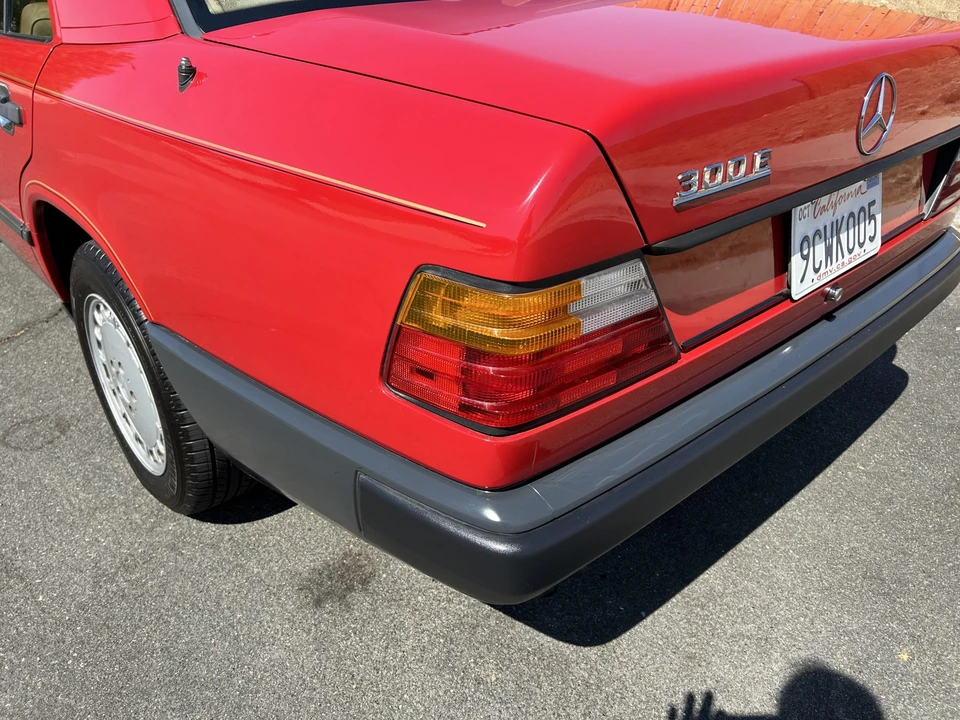 1986 Mercedes-Benz W124 E-Class - Image 27 of 31