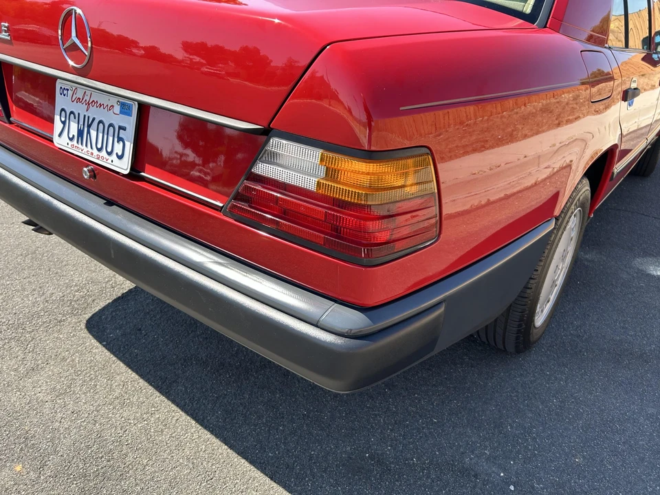 1986 Mercedes-Benz W124 E-Class - Image 29 of 31