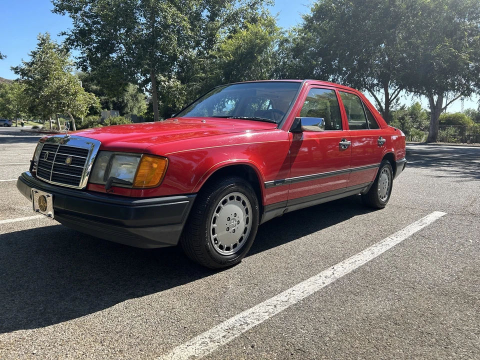 1986 Mercedes-Benz W124 E-Class - Image 2 of 31