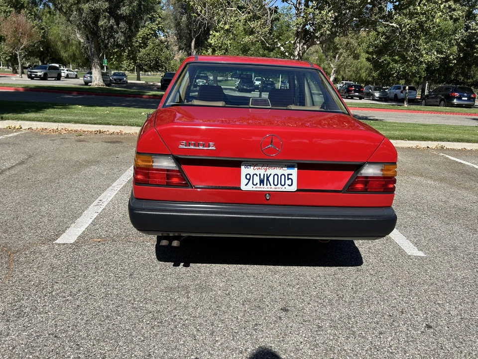 1986 Mercedes-Benz W124 E-Class - Image 9 of 31