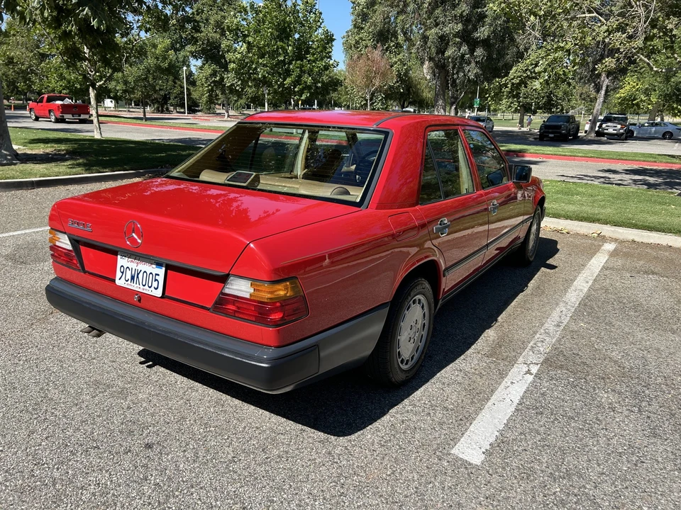 1986 Mercedes-Benz W124 E-Class - Image 10 of 31