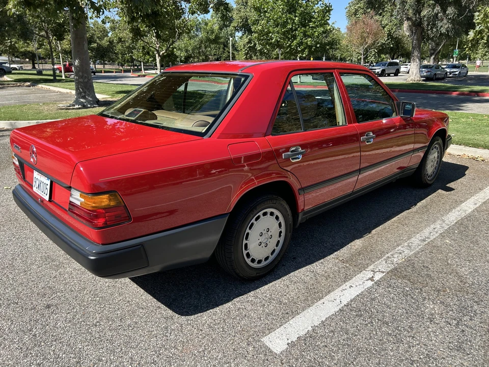 1986 Mercedes-Benz W124 E-Class - Image 11 of 31