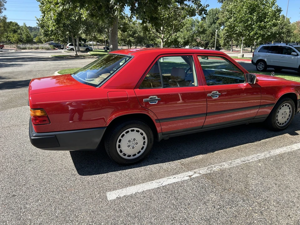 1986 Mercedes-Benz W124 E-Class - Image 12 of 31