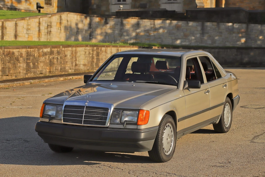 1986 Mercedes-Benz W124 E-Class - Image 7 of 31