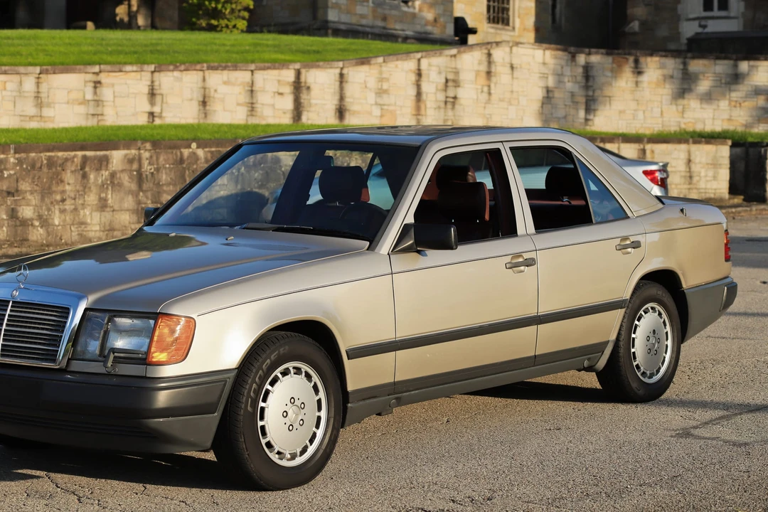 1986 Mercedes-Benz W124 E-Class - Image 17 of 31