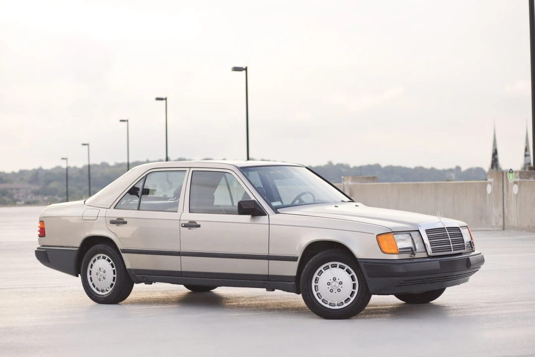 1986 Mercedes-Benz W124 E-Class - Image 8 of 31