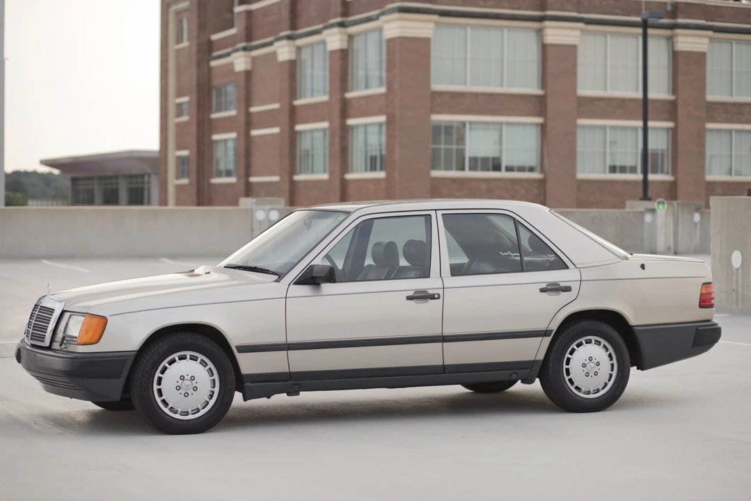 1986 Mercedes-Benz W124 E-Class - Image 26 of 31