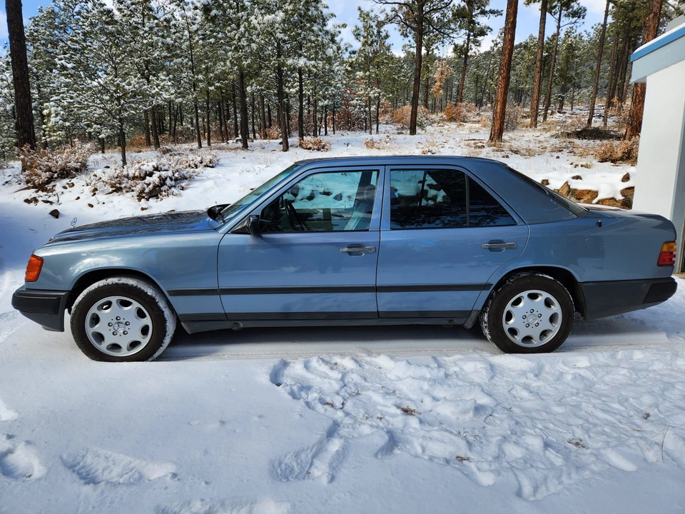 1986 Mercedes-Benz W124 E-Class - Image 4 of 31
