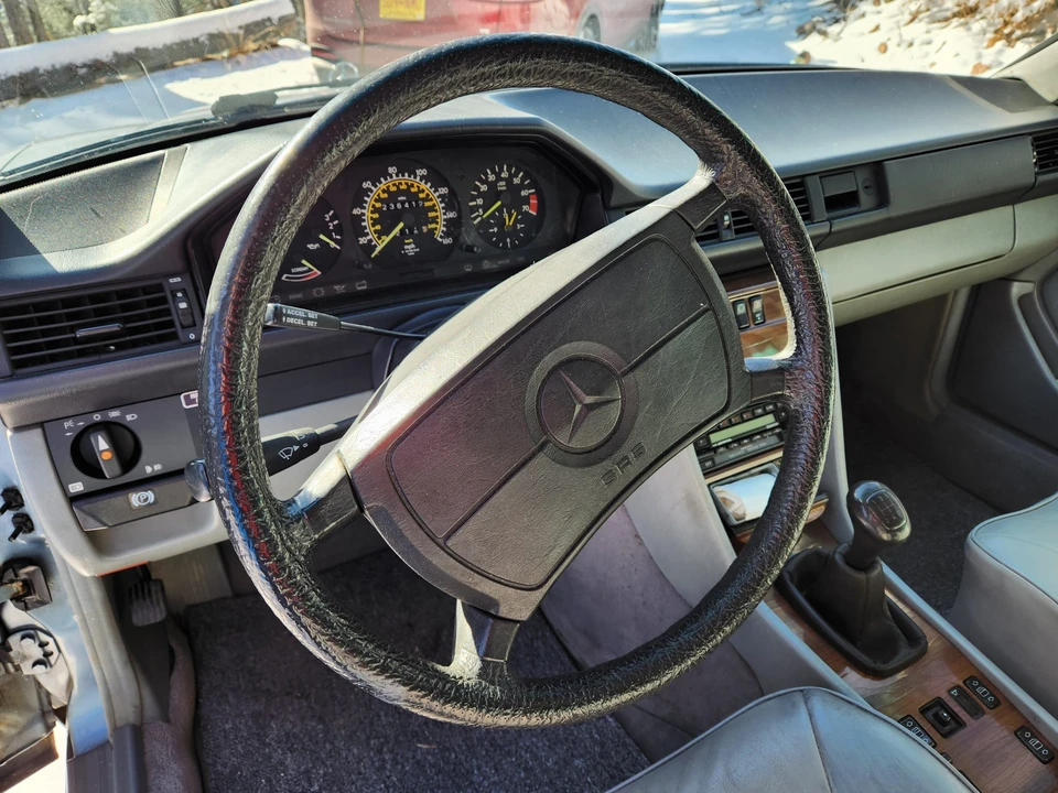 1986 Mercedes-Benz W124 E-Class - Image 24 of 31