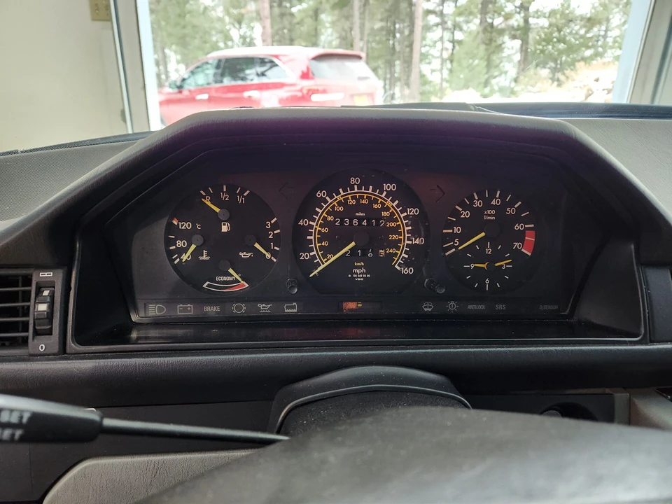 1986 Mercedes-Benz W124 E-Class - Image 25 of 31