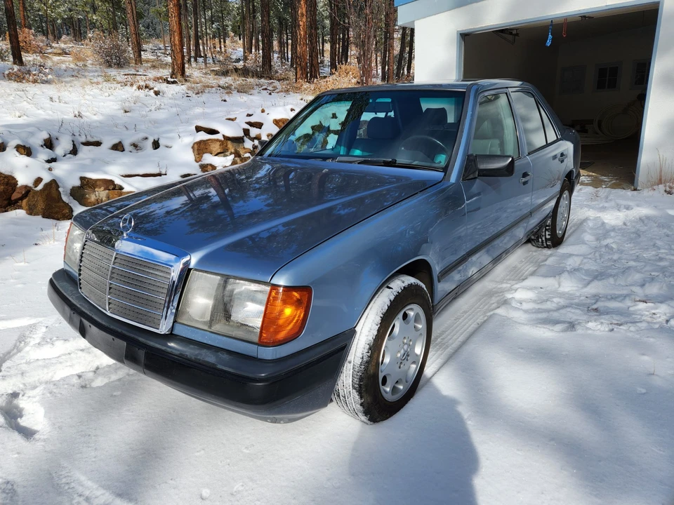 1986 Mercedes-Benz W124 E-Class - Image 2 of 31