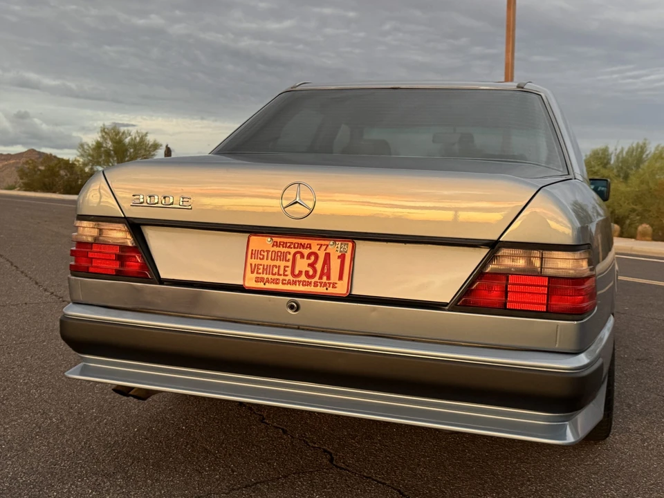1986 Mercedes-Benz W124 E-Class - Image 30 of 31