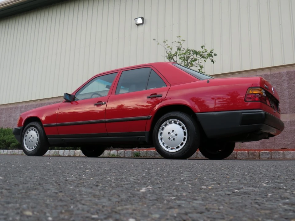 1986 Mercedes-Benz W124 E-Class - Image 28 of 31