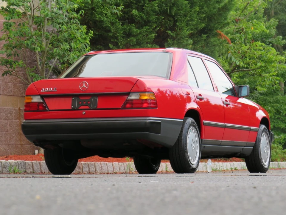 1986 Mercedes-Benz W124 E-Class - Image 24 of 31