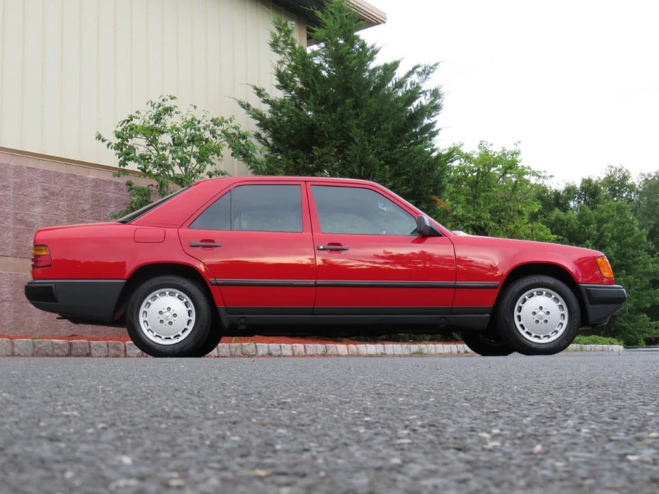 1986 Mercedes-Benz W124 E-Class - Image 19 of 31