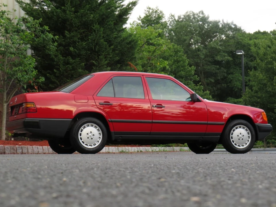 1986 Mercedes-Benz W124 E-Class - Image 20 of 31