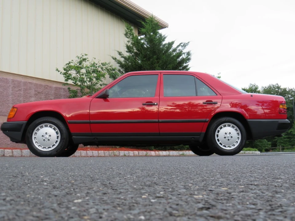 1986 Mercedes-Benz W124 E-Class - Image 30 of 31