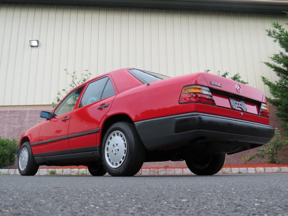 1986 Mercedes-Benz W124 E-Class - Image 27 of 31