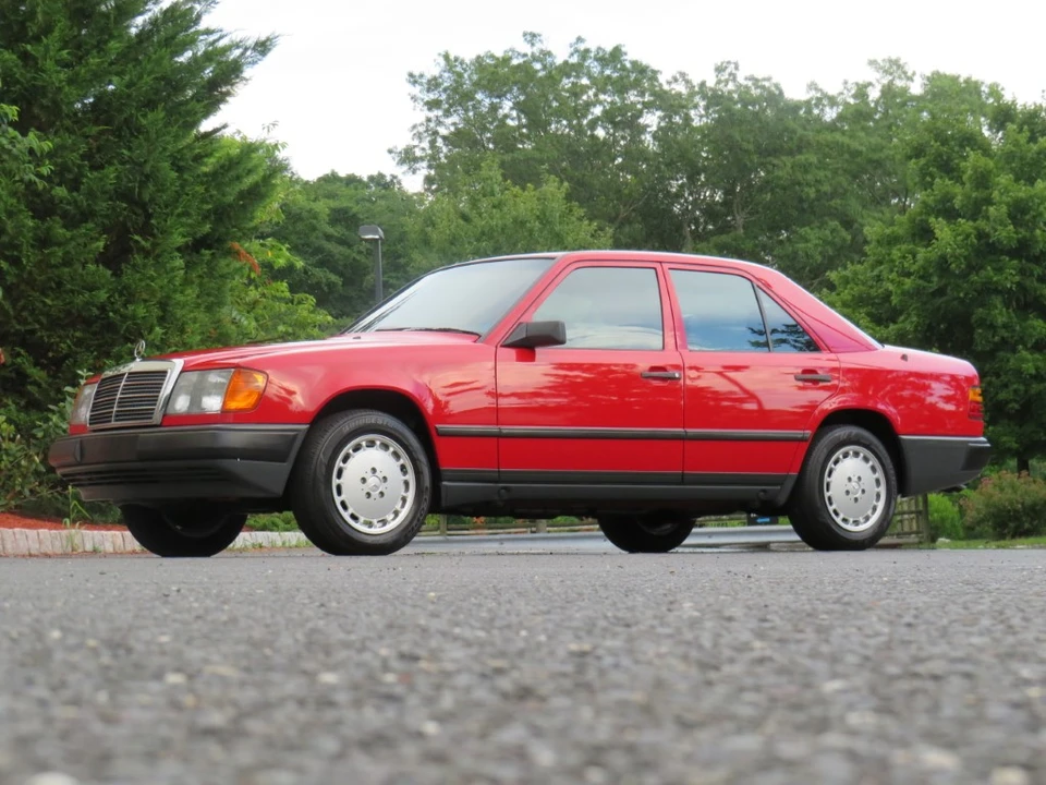 1986 Mercedes-Benz W124 E-Class - Image 2 of 31