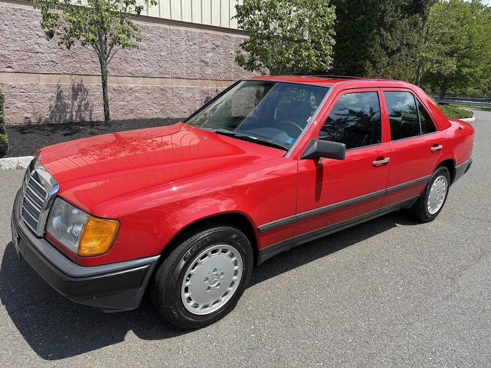 1986 Mercedes-Benz W124 E-Class - Image 2 of 31