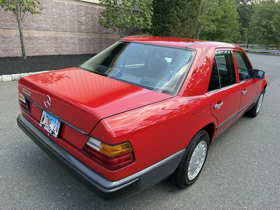 1986 Mercedes-Benz W124 E-Class - Image 21 of 31