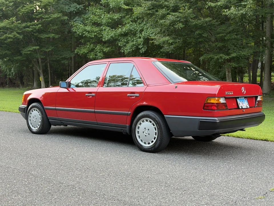 1986 Mercedes-Benz W124 E-Class - Image 29 of 31