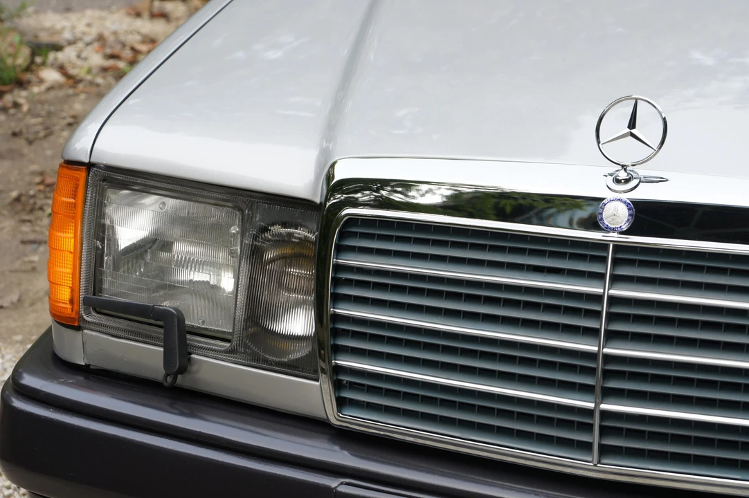 1986 Mercedes-Benz W124 E-Class - Image 9 of 31