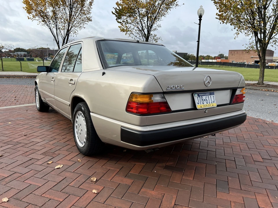 1986 Mercedes-Benz W124 E-Class - Image 7 of 31