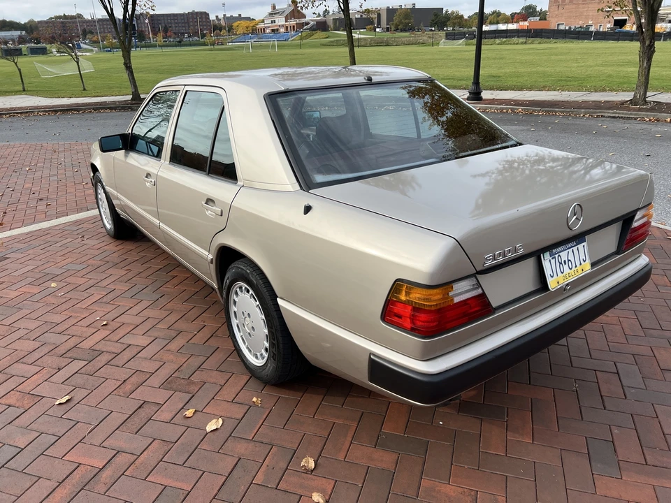 1986 Mercedes-Benz W124 E-Class - Image 6 of 31
