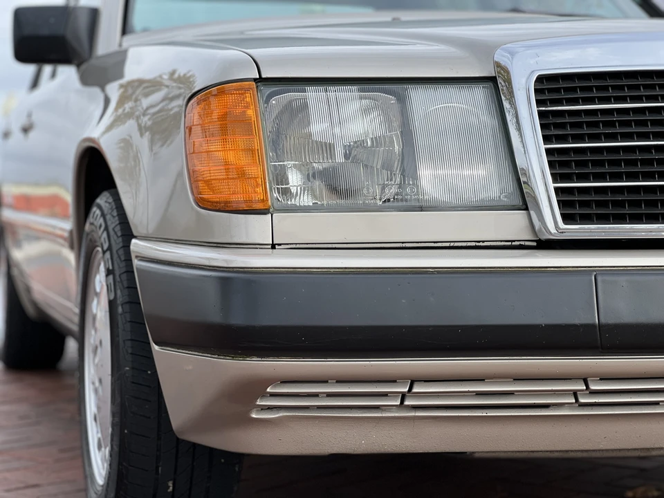 1986 Mercedes-Benz W124 E-Class - Image 19 of 31