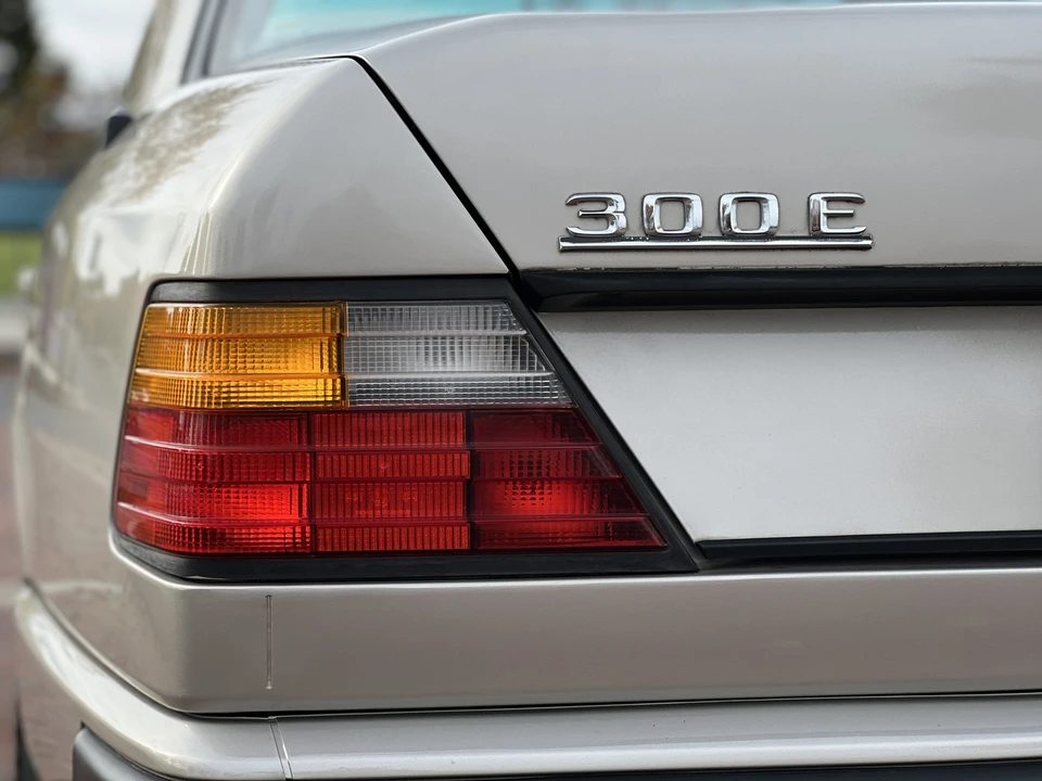 1986 Mercedes-Benz W124 E-Class - Image 31 of 31