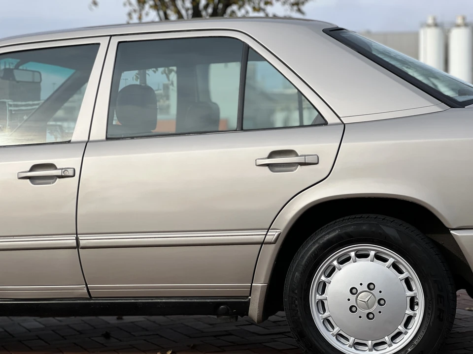 1986 Mercedes-Benz W124 E-Class - Image 27 of 31