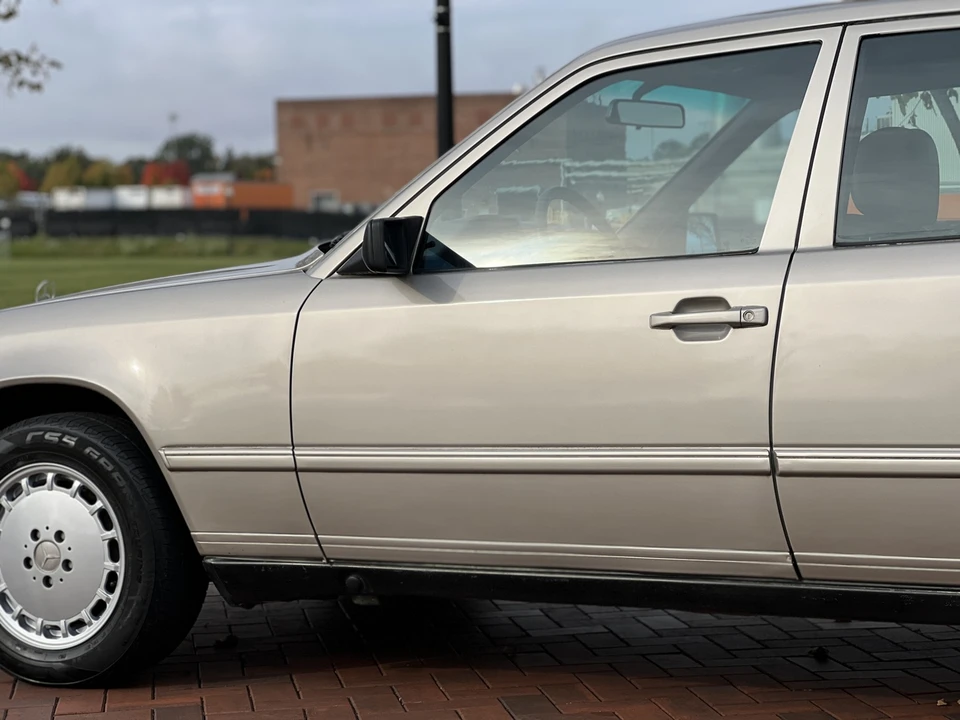 1986 Mercedes-Benz W124 E-Class - Image 24 of 31