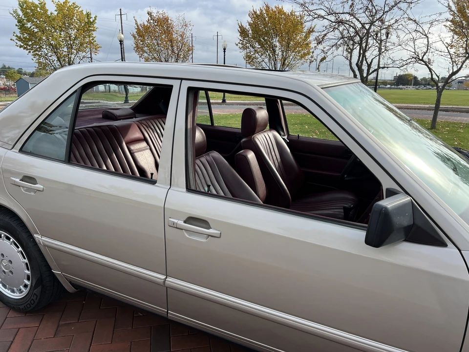 1986 Mercedes-Benz W124 E-Class - Image 22 of 31