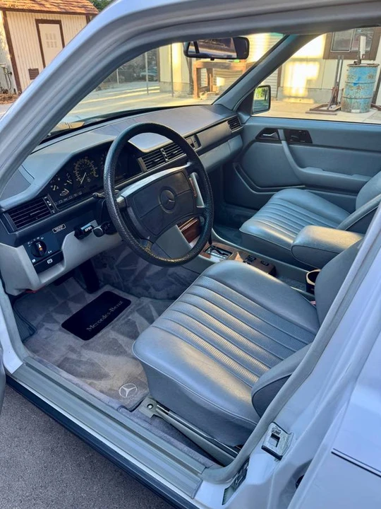 1986 Mercedes-Benz W124 E-Class - Image 2 of 24